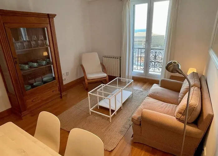 Frente Al Kursaal Y La Playa *