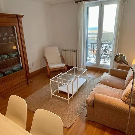 Frente Al Kursaal Y La Playa *